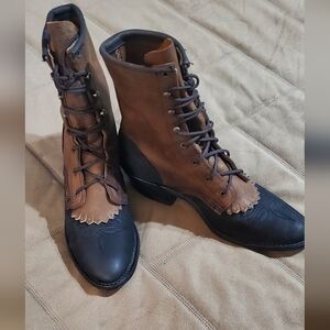 VGT Leather Abilene Women's Two-Tone Lace-Up Women's Boots. Sz 6 1/2